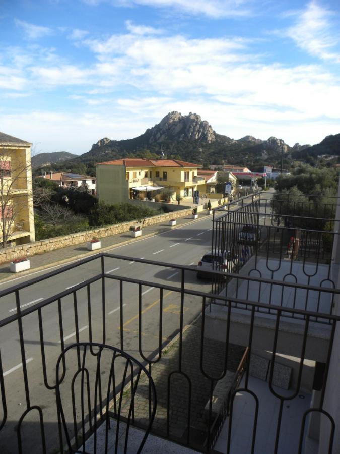 Petra Magica Appartement San Pantaleo Buitenkant foto